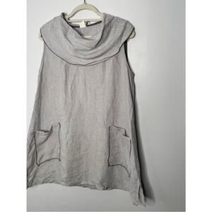 Match point gray linen top size small